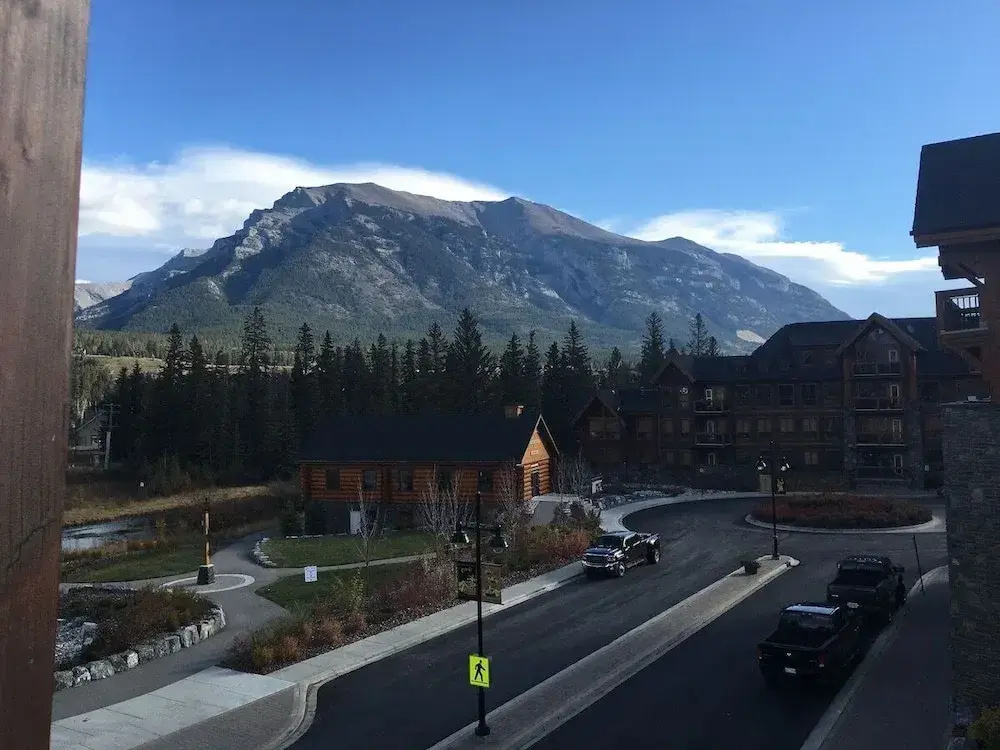 Rundle Cliffs Lodge by Canmore Premier