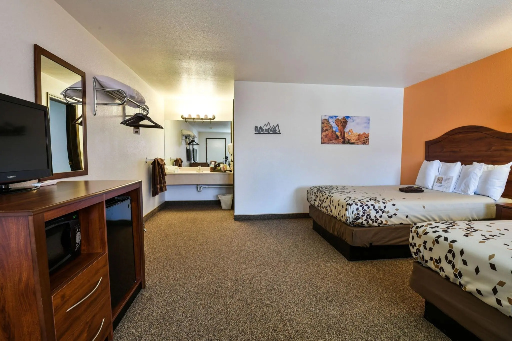 Adventure Inn & Motel — 4