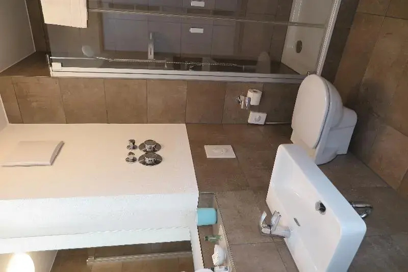1 Bedroom Apartment with balcony