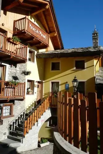 Balcony & Terrace