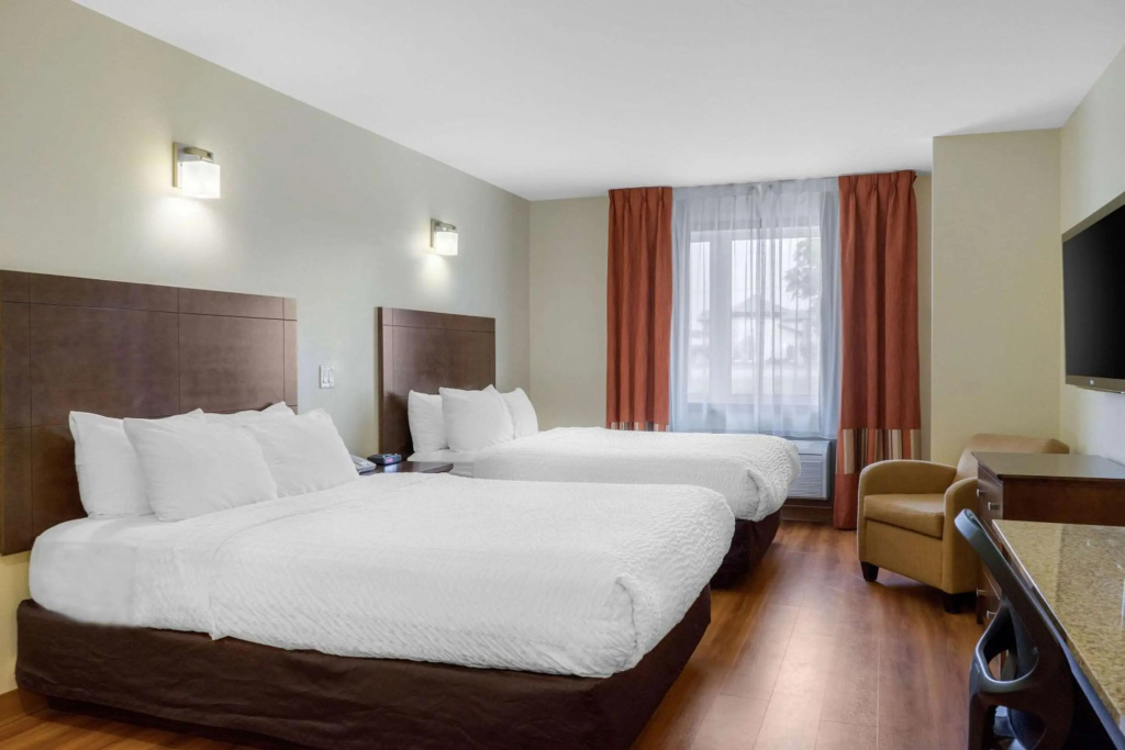 Quality Inn & Suites — 4