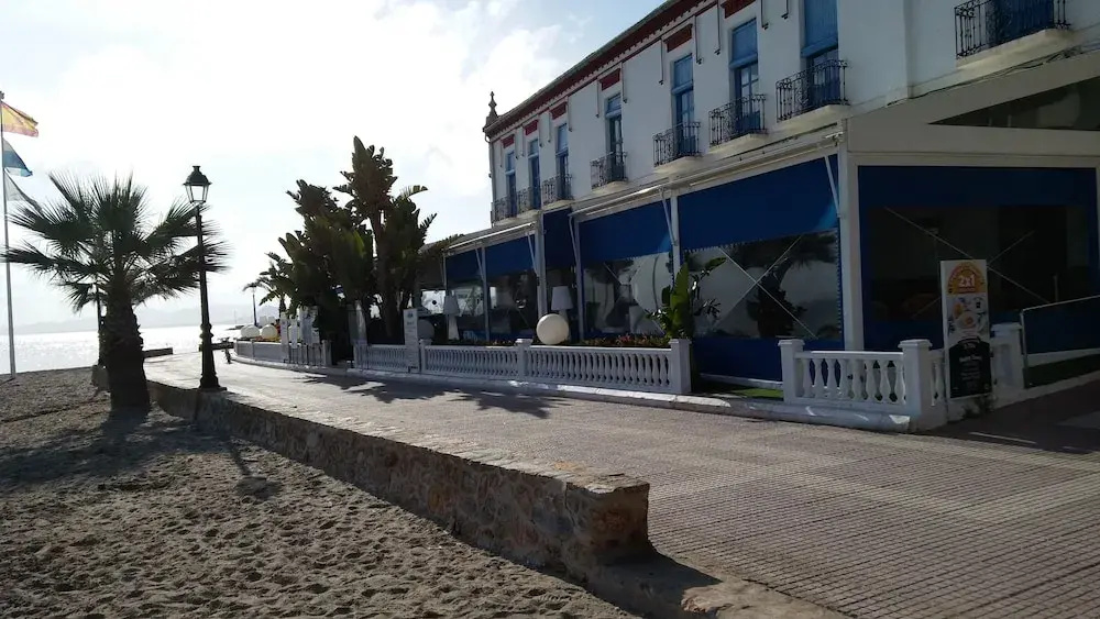 Beach & Waterfront