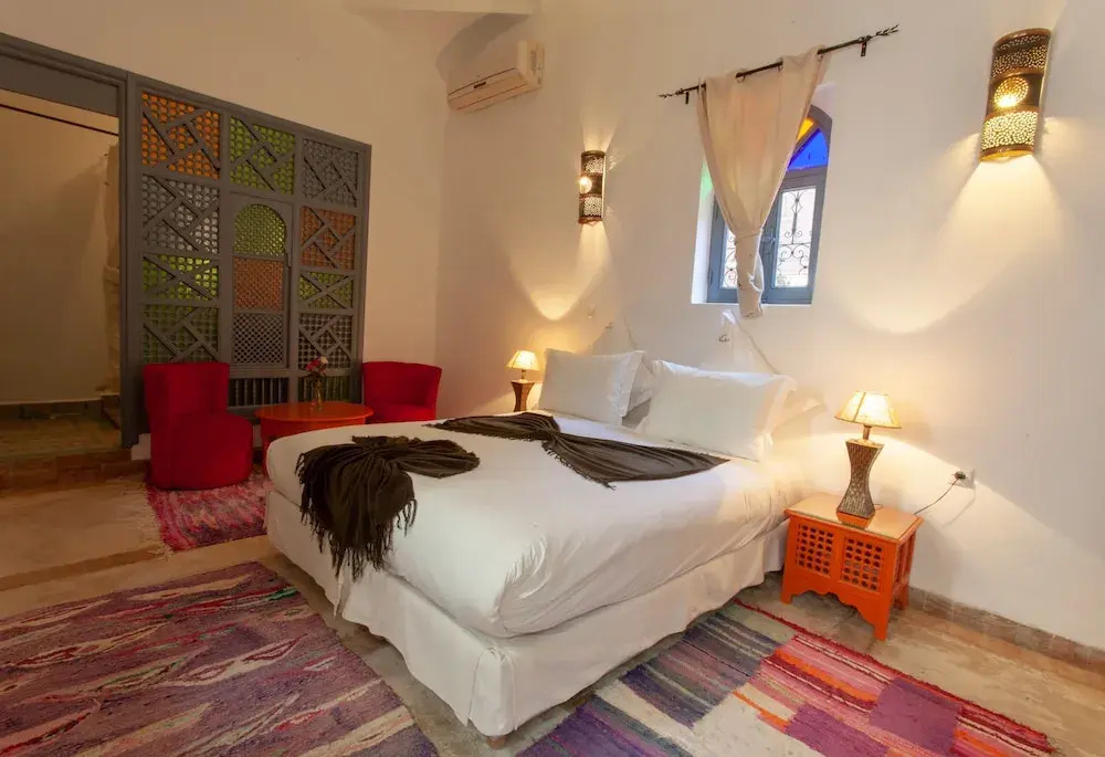 Deluxe Double room (full double bed)