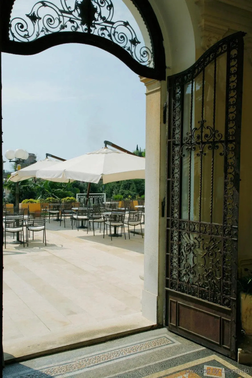 Balcony & Terrace