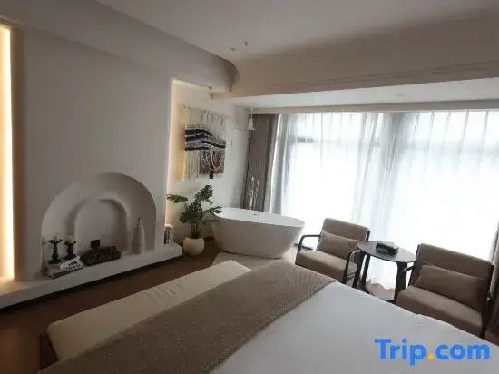 Standard Double room with river view (full double bed)