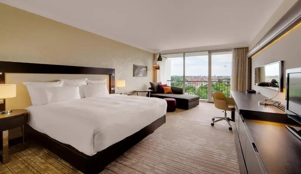 Executive Double Suite (full double bed)