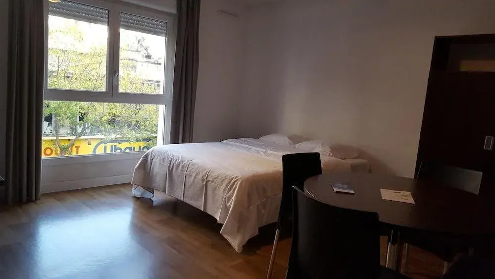 gallery_image_hidden_15