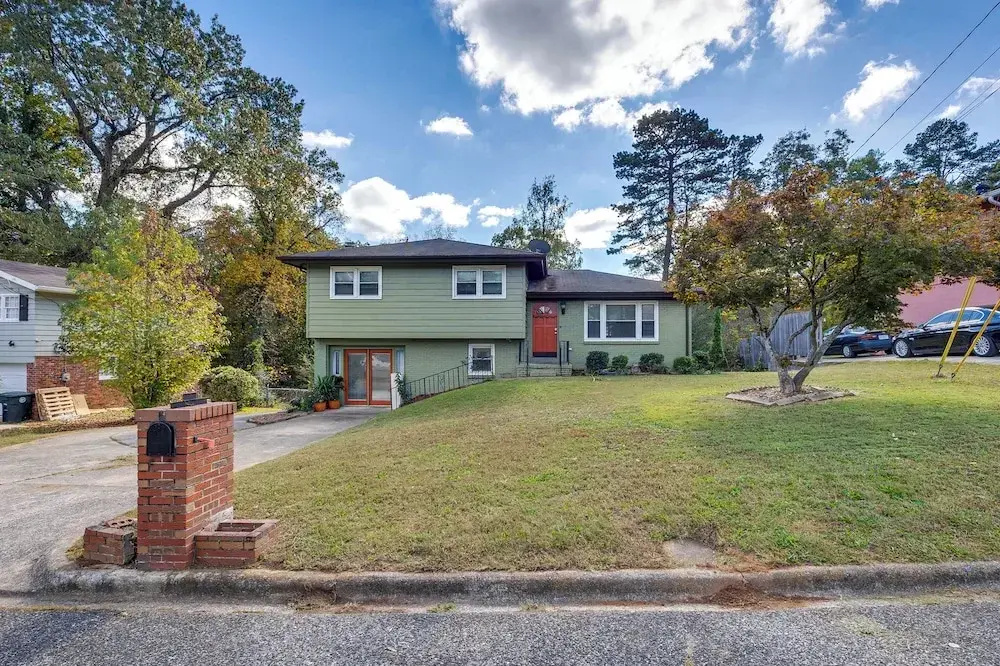5 Mi to Trussville: Birmingham Home w/ Balcony