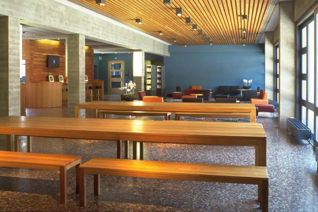 Zurich Youth Hostel by null