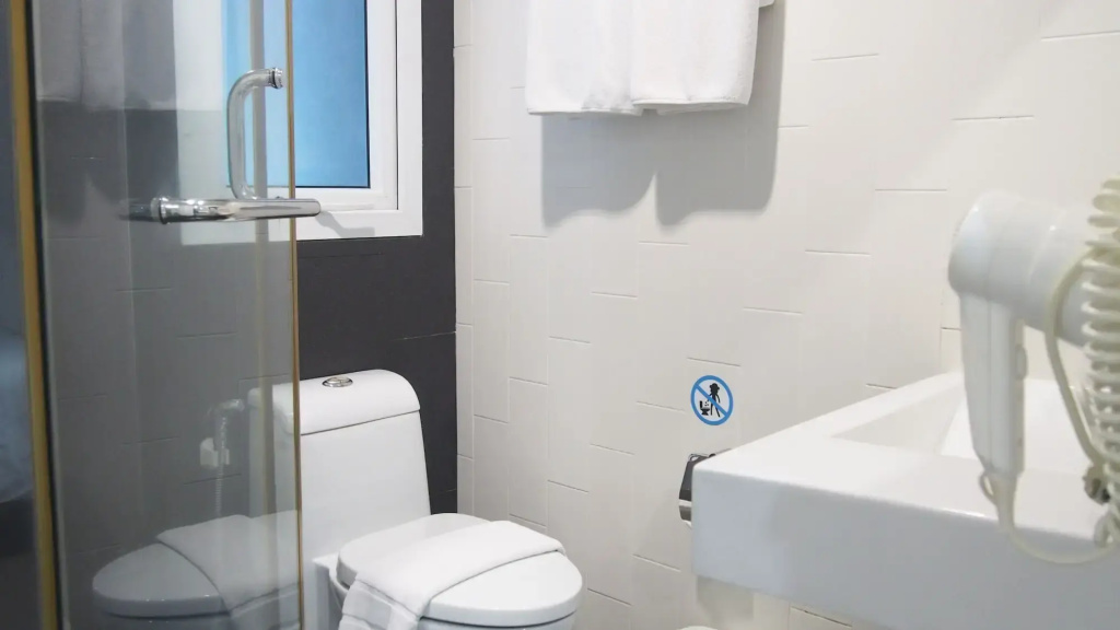 Отель Blu Monkey Bed & Breakfast Phuket в Пхукет (город)