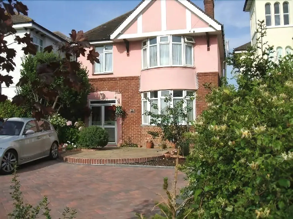 Pink House Bed And Breakfast