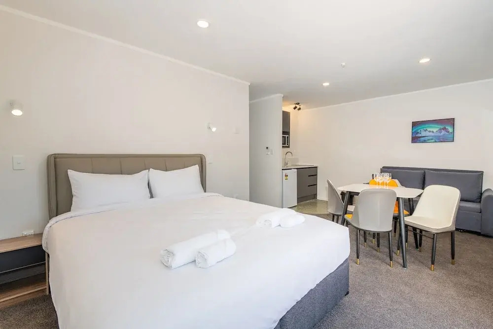 Aurora City Suites Motel by null