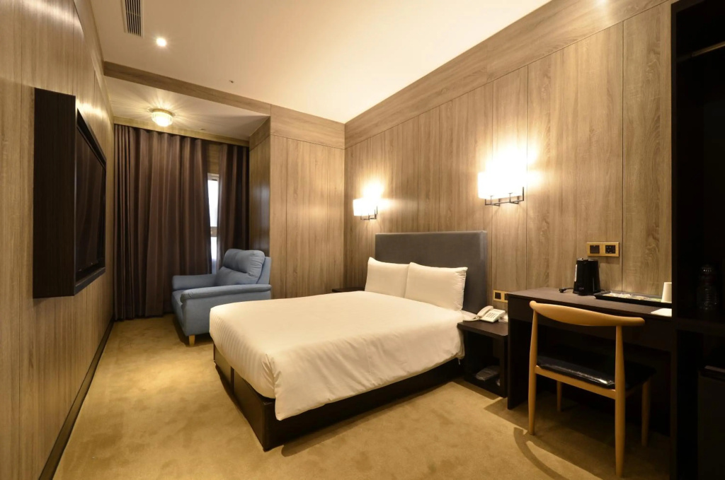 Mayer Inn — 4