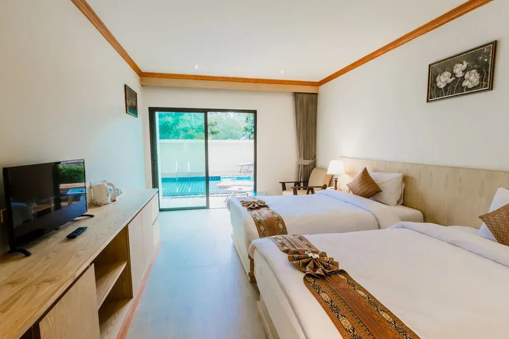Superior Pool Access Double room (twin beds)