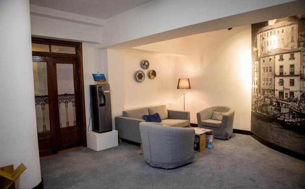 Lobby & Reception