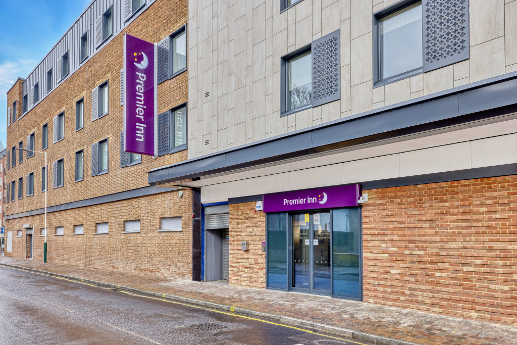 Premier Inn London Romford Town Centre — фото