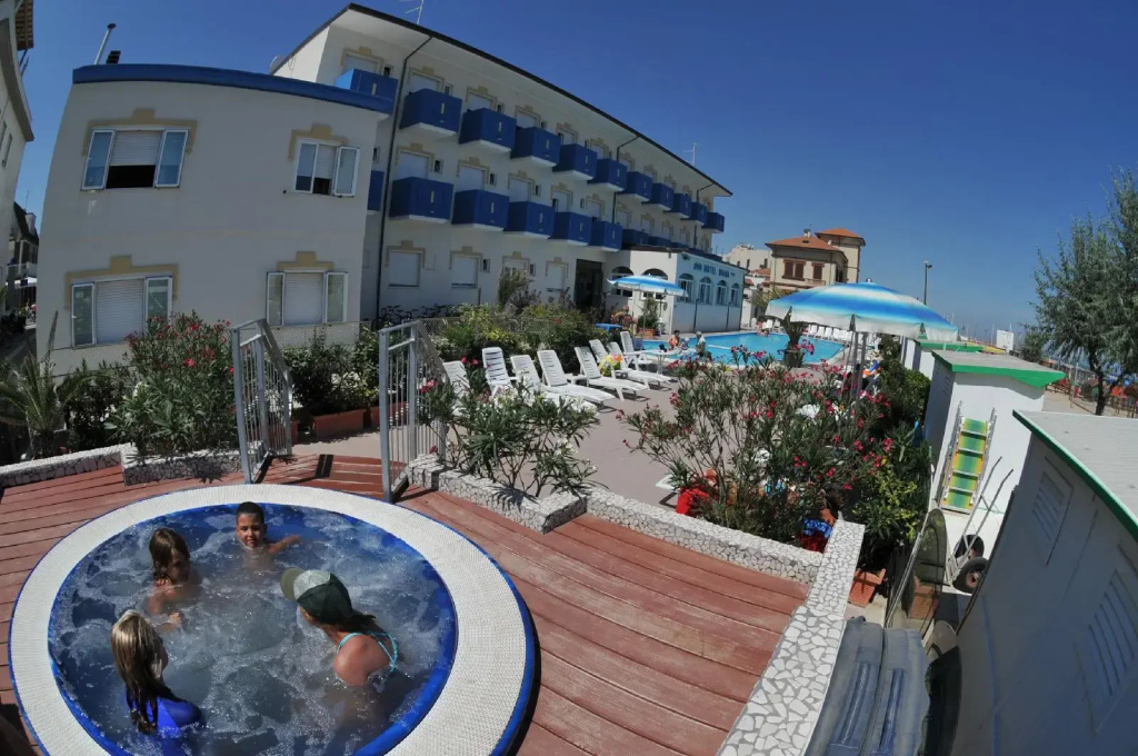 Hotel photo 8