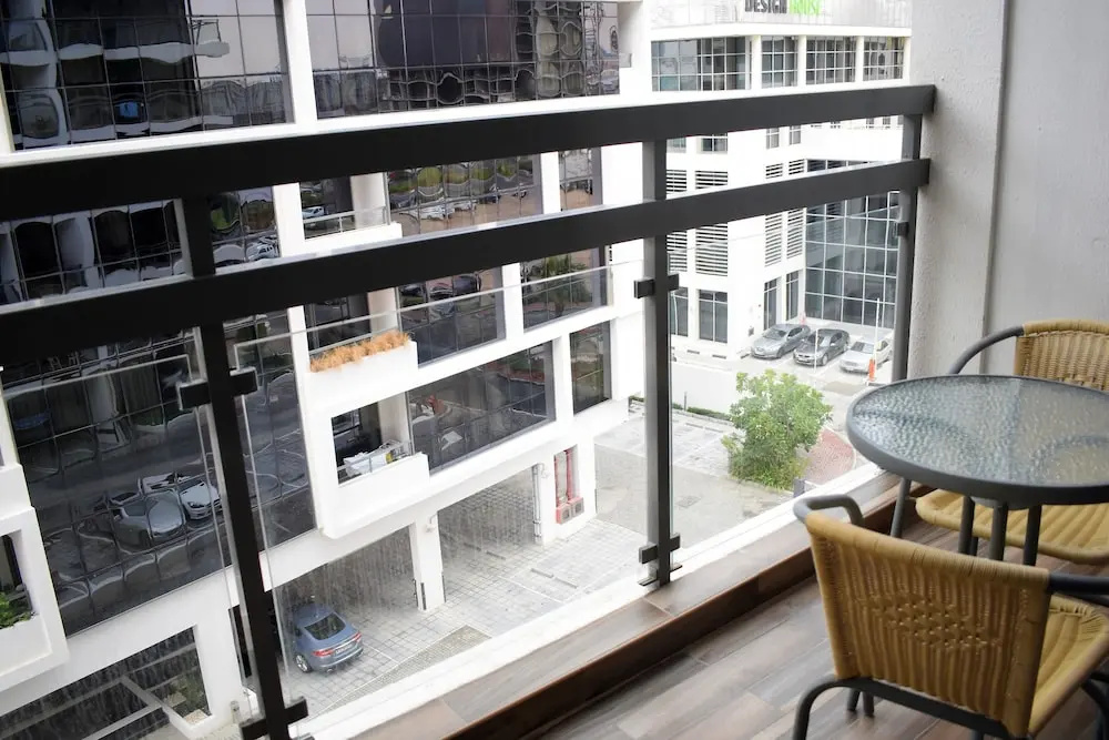 Cozy 1 Bedroom In J8 Al Safouh