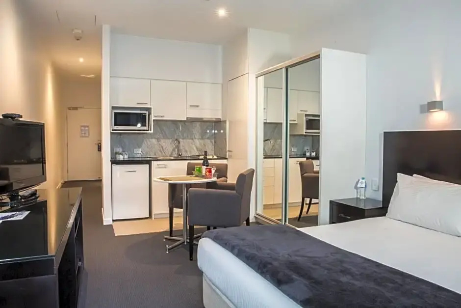 Double Studio (full double bed)