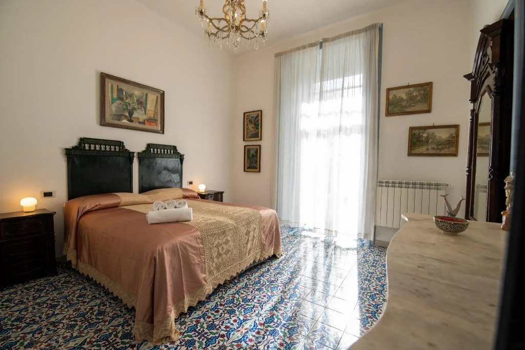 Double room (full double bed)