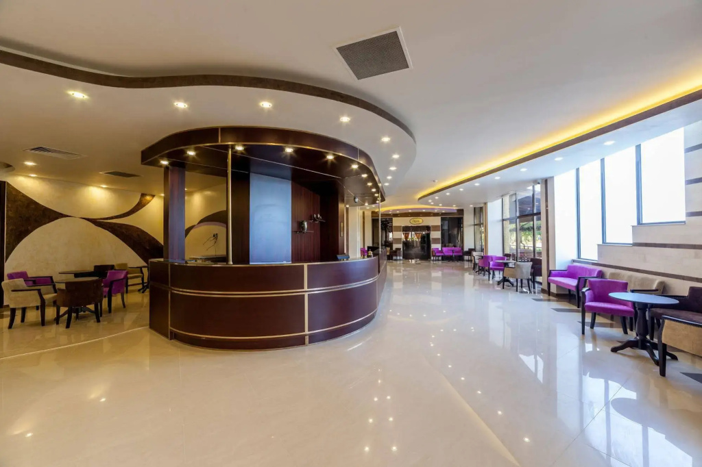 Lobby & Reception