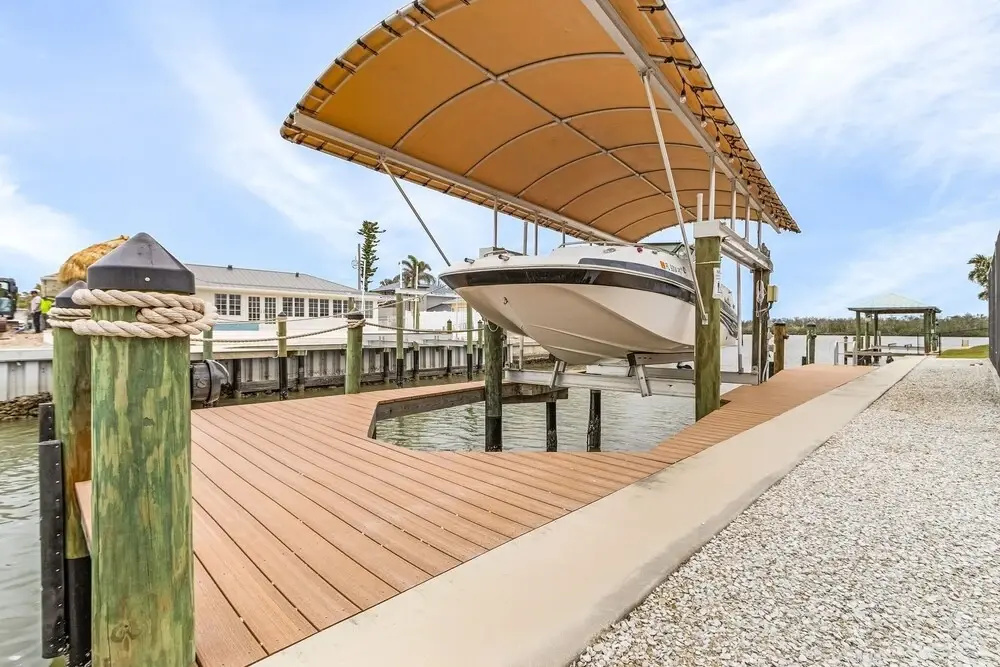 467 Water Front W/ Pool & Canal Access 3 Bedroom Home