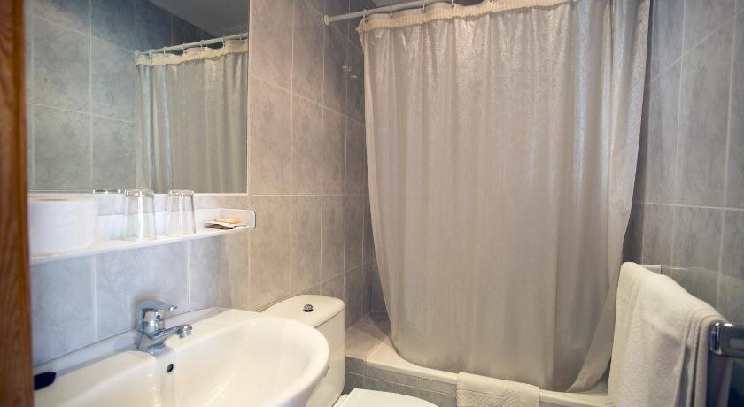 Hostal Sa Rota by null