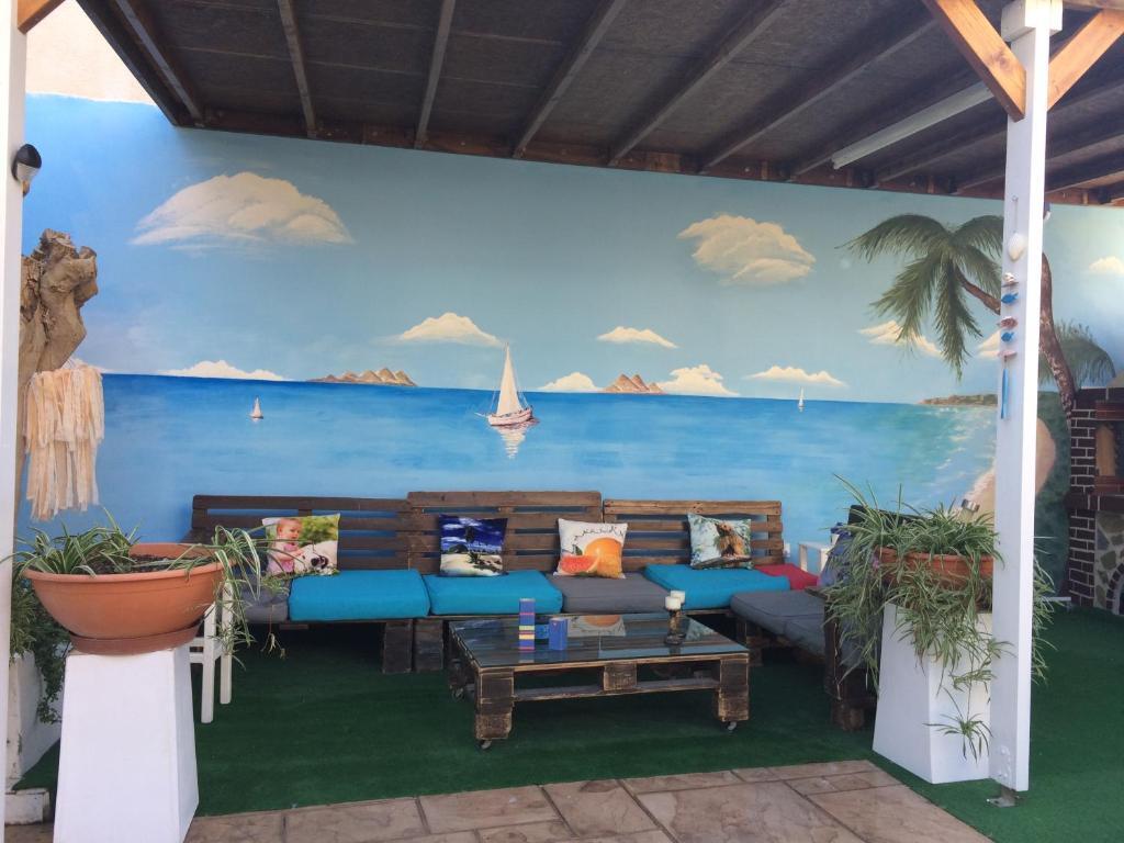 Коттедж с 2 комнатами в Mamas Summer House