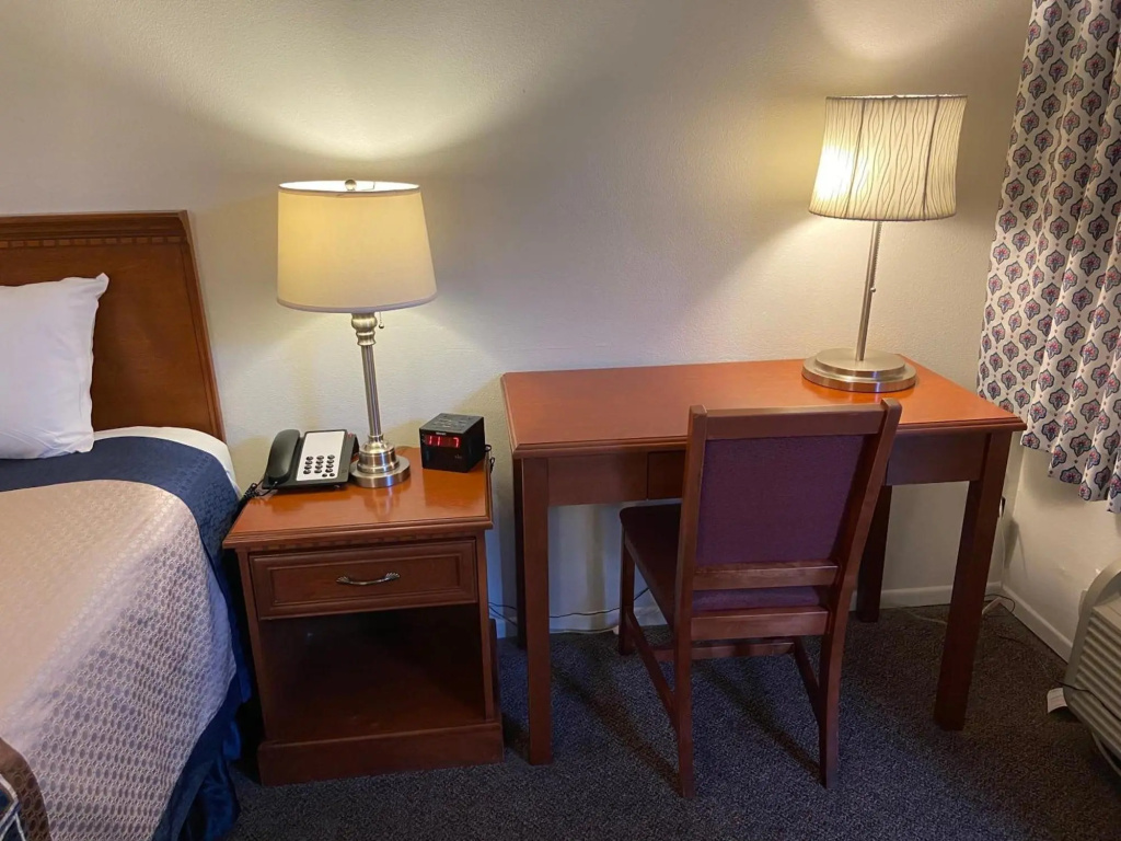 Отель Vantage Point Inn Woodland Hills в Лос-Анджелесе