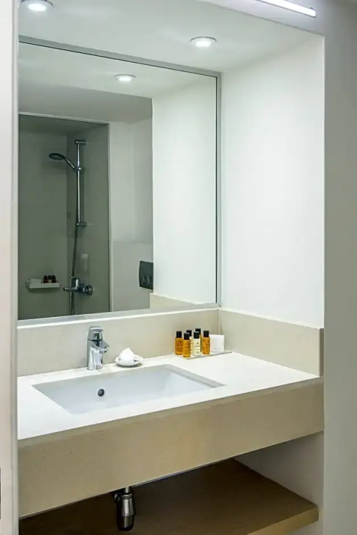 Standard Double room with partial sea view (full double bed)