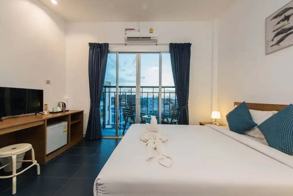 Deluxe Double room with sea view (full double bed)