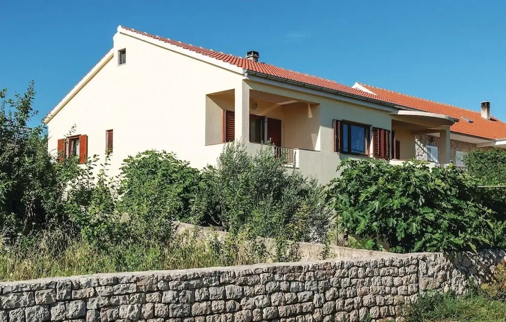 Amazing Home in Maslenica With Wifi and 1 Bedrooms