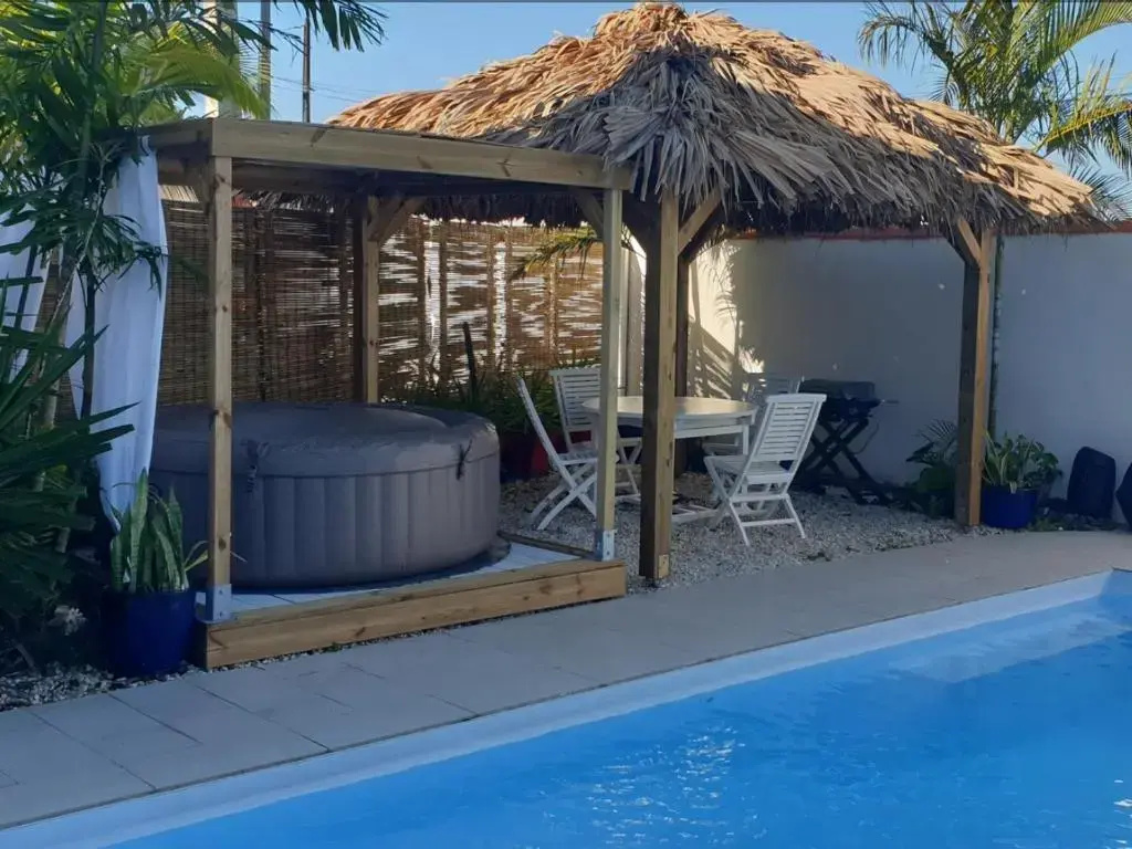 Gite Corossol Martinique piscine privée, résidence naturiste