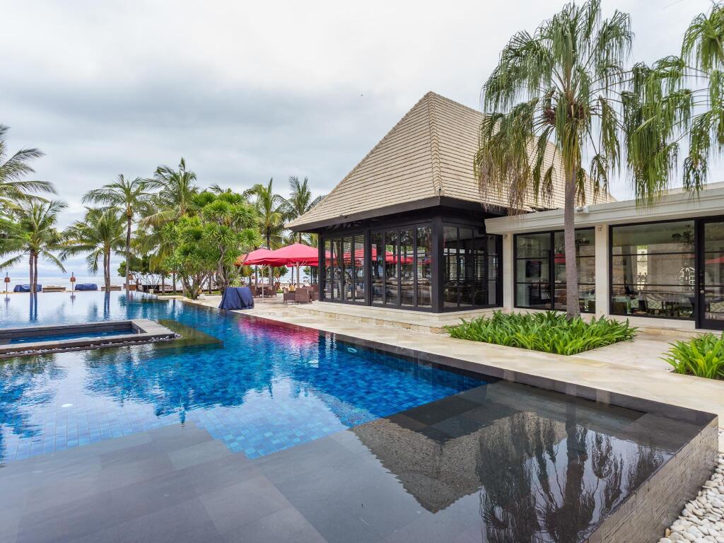 The Royal Santrian Villas