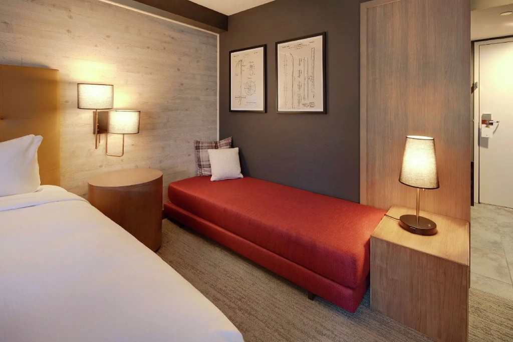 Standard Double room with balcony (full double bed)