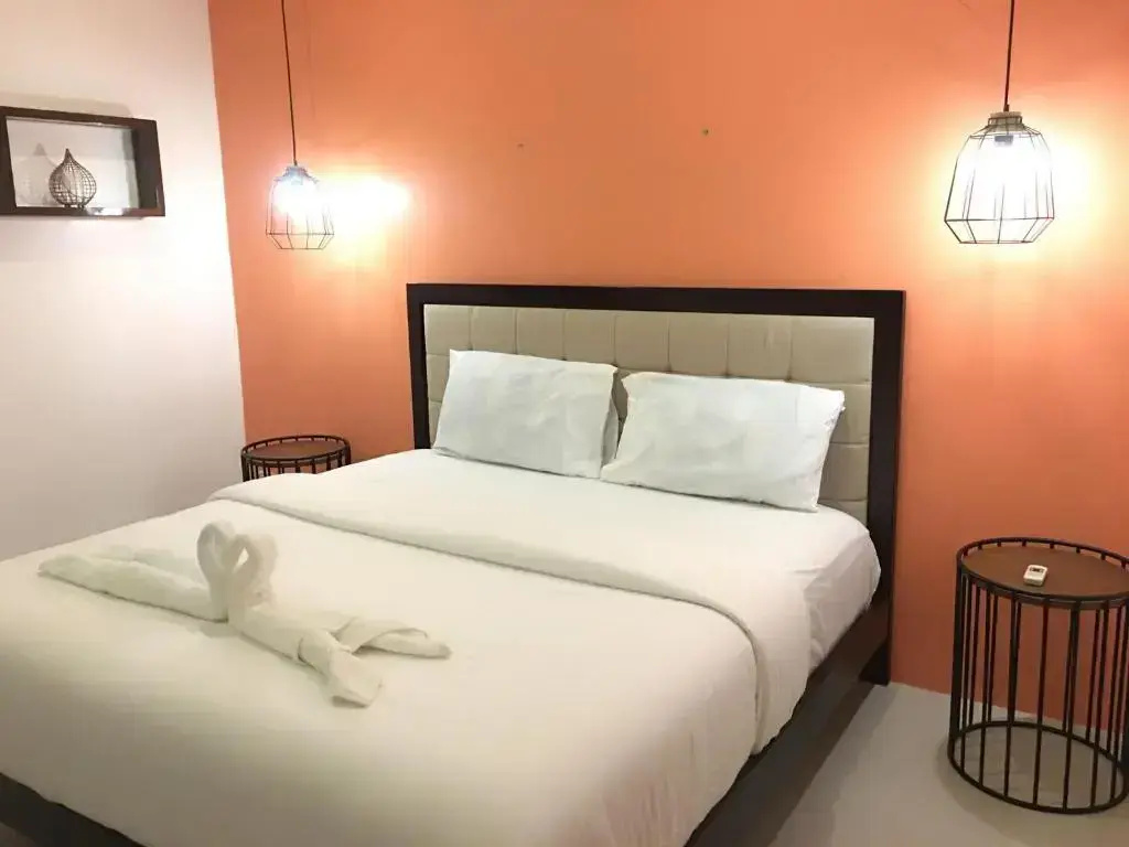 Deluxe Double room with garden view (full double bed)