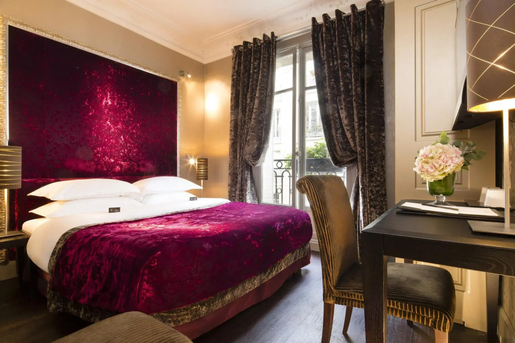 Classic Double room (full double bed)
