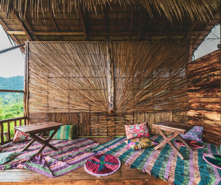 Jungle bar Resto & Cottages