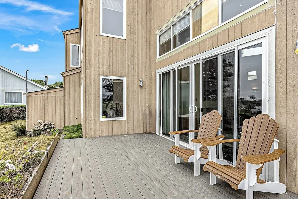 4BR Oceanfront Oasis w/ Patio, Views & Games