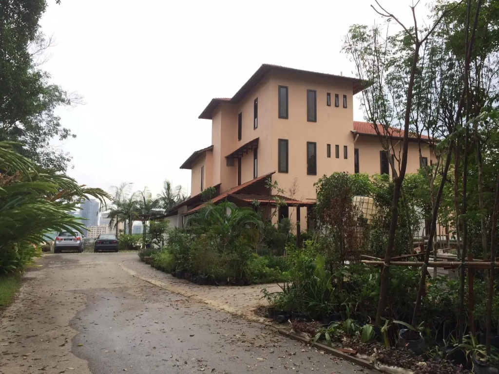 Desa Gardens