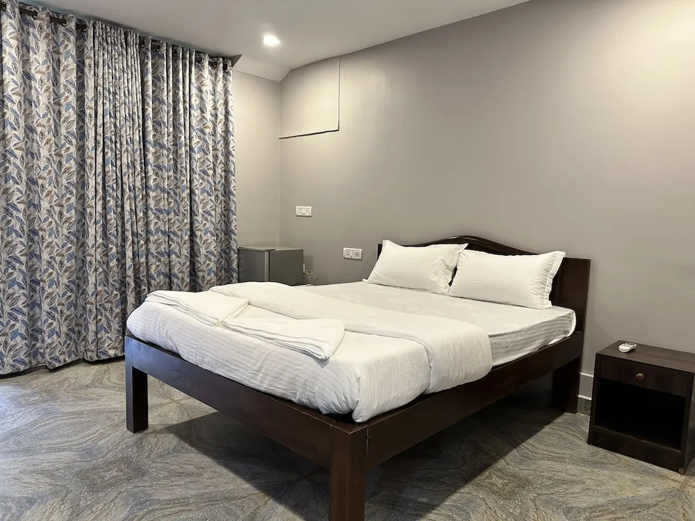 Royal Double room (full double bed) (bed type is subject to availability)