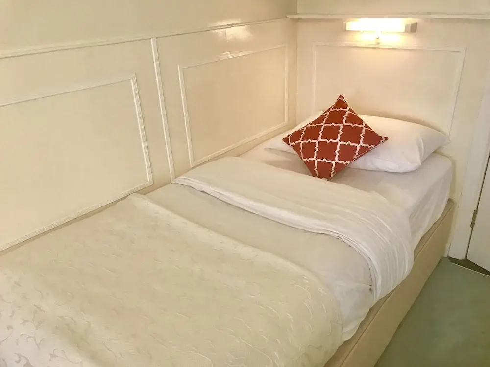 Economy room