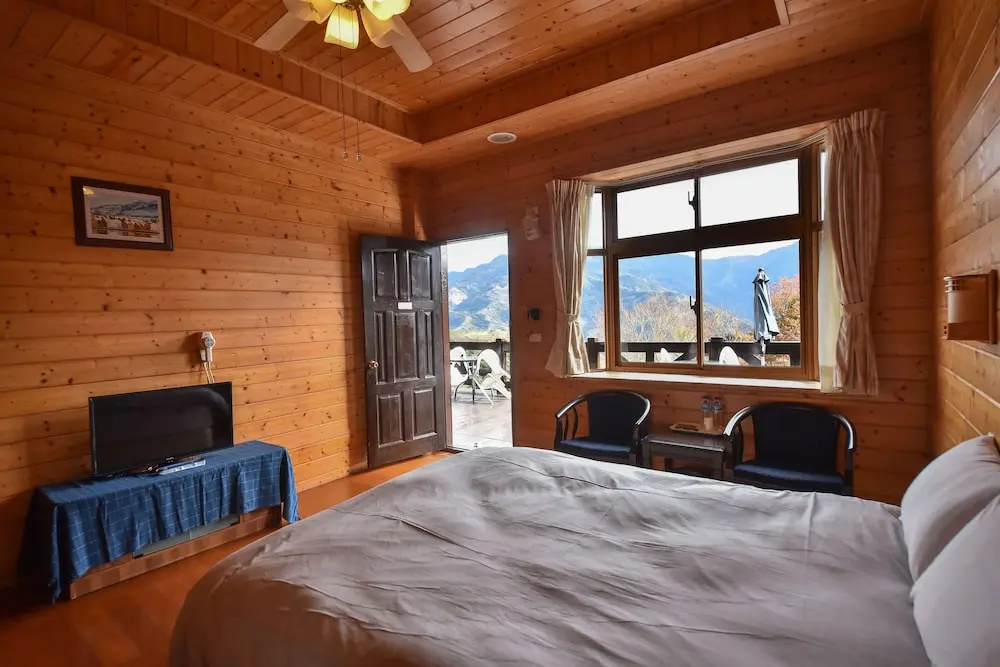 Superior Double room (full double bed)