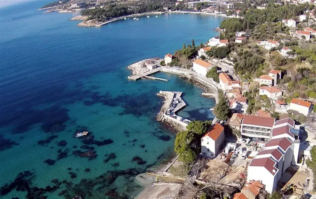 Beach & Waterfront