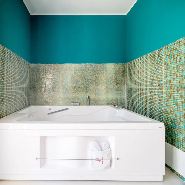 Superior Double room (full double bed)