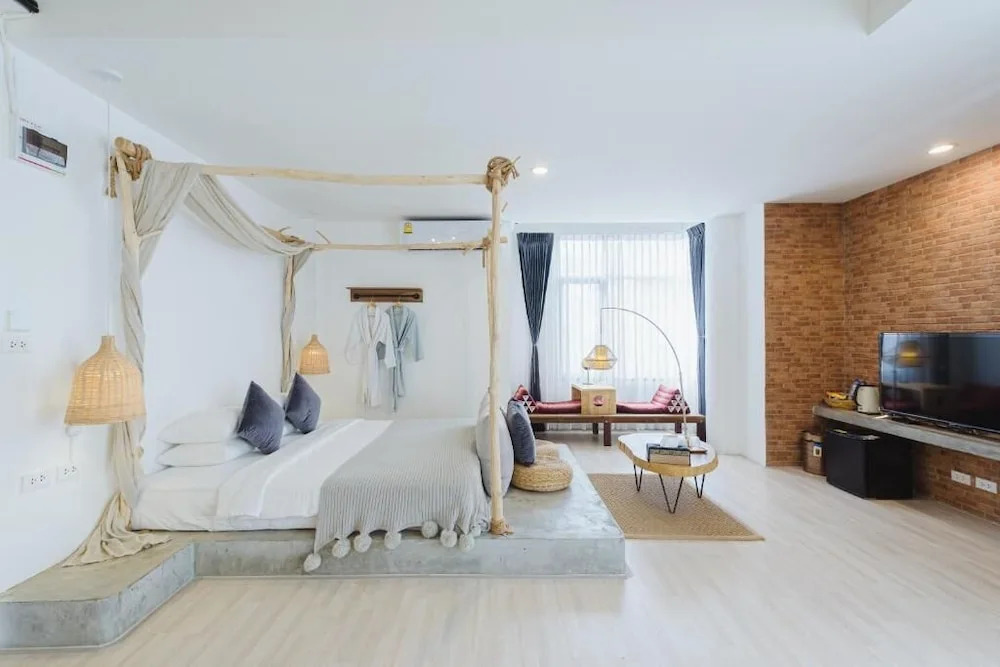 Двухместный номер Luxury двуспальная кровать в YOLO Bangkok Boutique Hotel