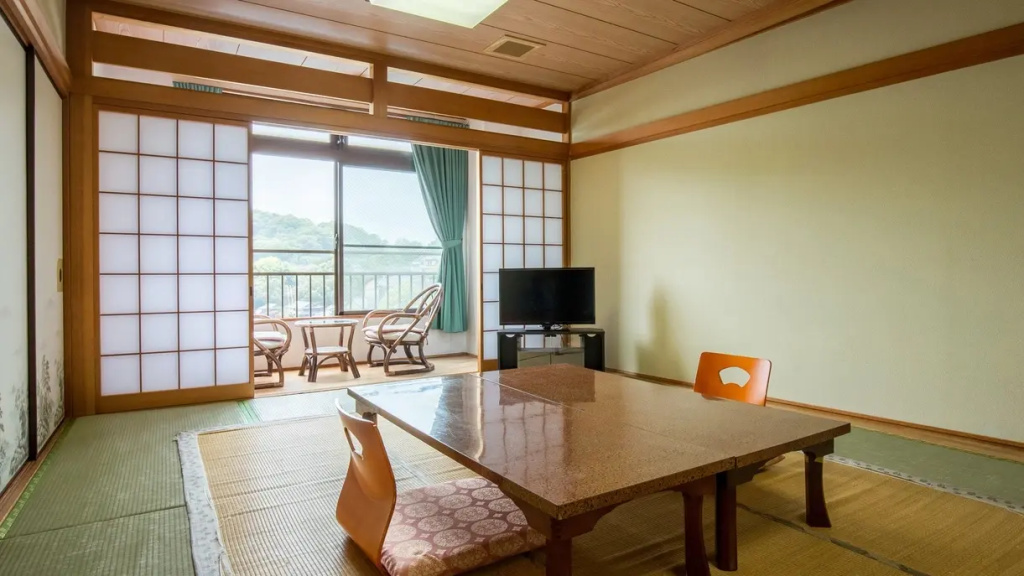 Economy room