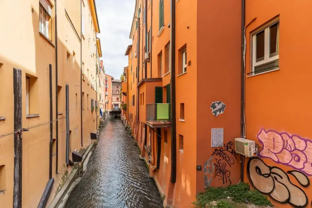 Casa sul Canale di Via Piella by Wonderful Italy