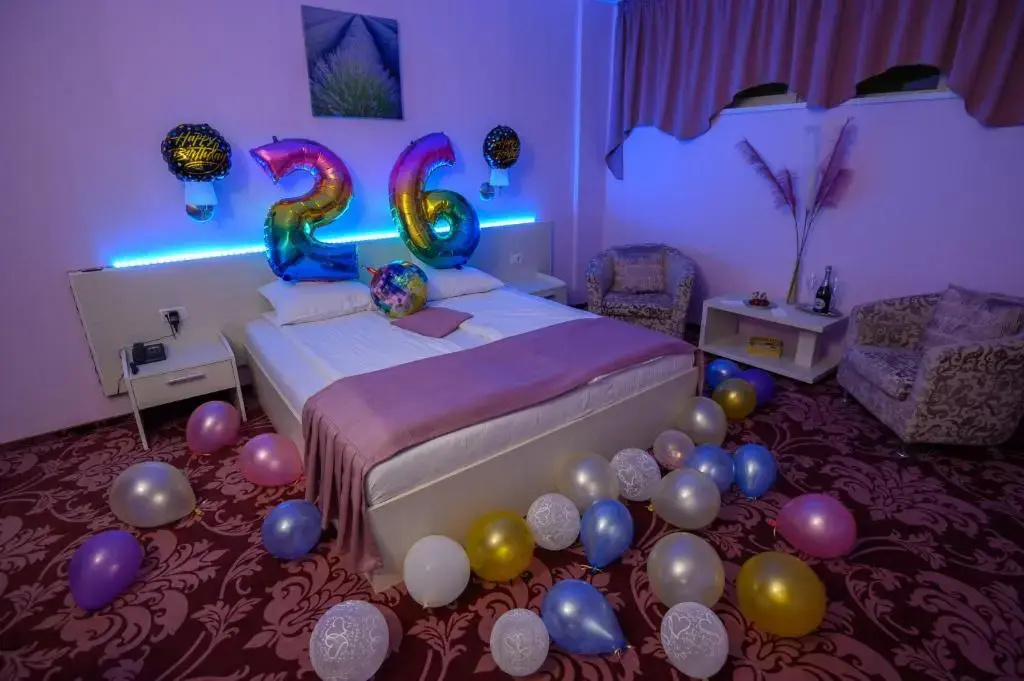 Standard with Romantic Decoration Double room (full double bed)