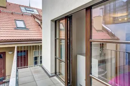 Balcony & Terrace